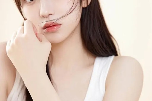 明星婚内出轨：捞钱第一离婚第二